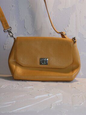 VTG Nina Raye Butter Yellow Crossbody – Minimalist "Pop of Color" Bag